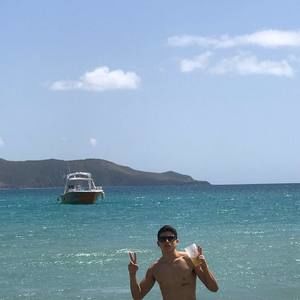 Meet your Posher, Christian